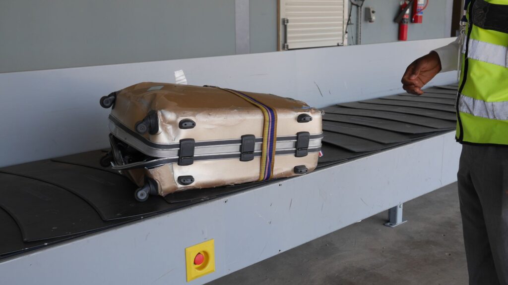 Odszkodowanie za zgubiony, zniszczony lub spóźniony bagaż - 6 elementów, na które powinniśmy zwrócić uwagę, aby je uzyskać 2 Zniszczony bagaż